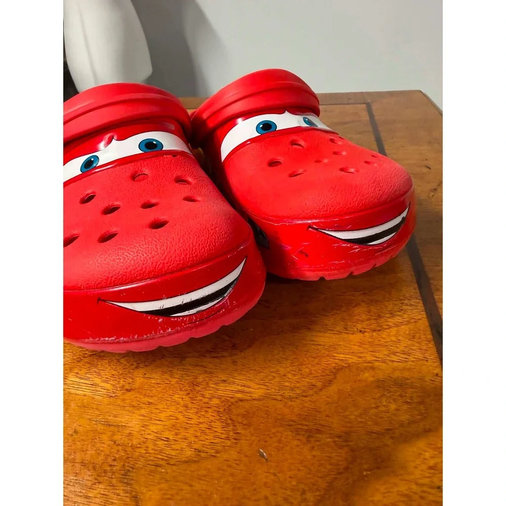 Crocs Mens 7 Womens 9 Red Clogs Lightning McQueen Disney Pixar Cars 95 Racing